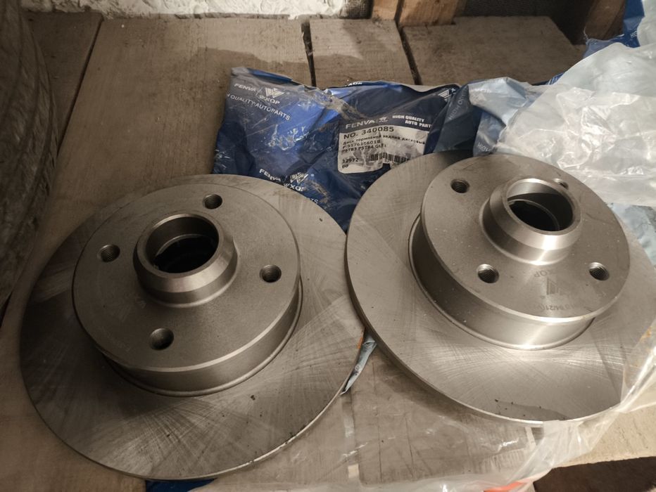 Тормозные диски  на гольф 3 пассат