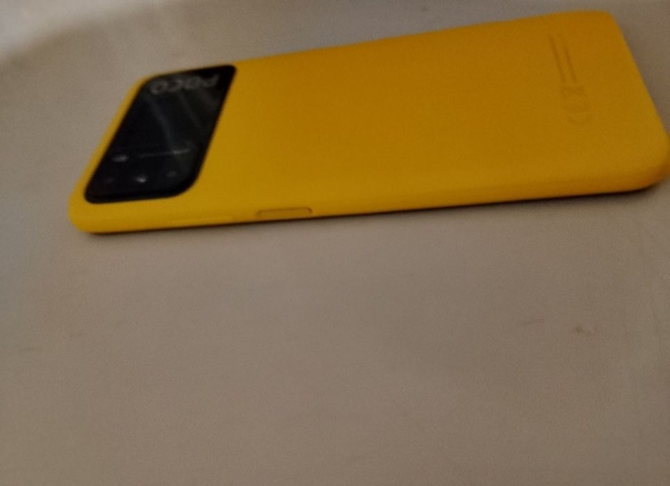 Поко М 3 64 память