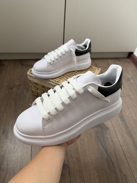 Adidasi ALEXANDER MCQUEEN l Produs NOU Tenesi | Adidasi Baieti | Fete | Alexander McQueen ALB | Adidasi Model NOU | Calitate PREMIUM | MODEL NOU