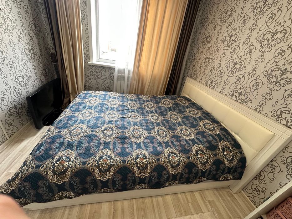 Кровать с тумбой