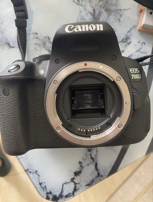 Canon EOS 700D фотоапарат
