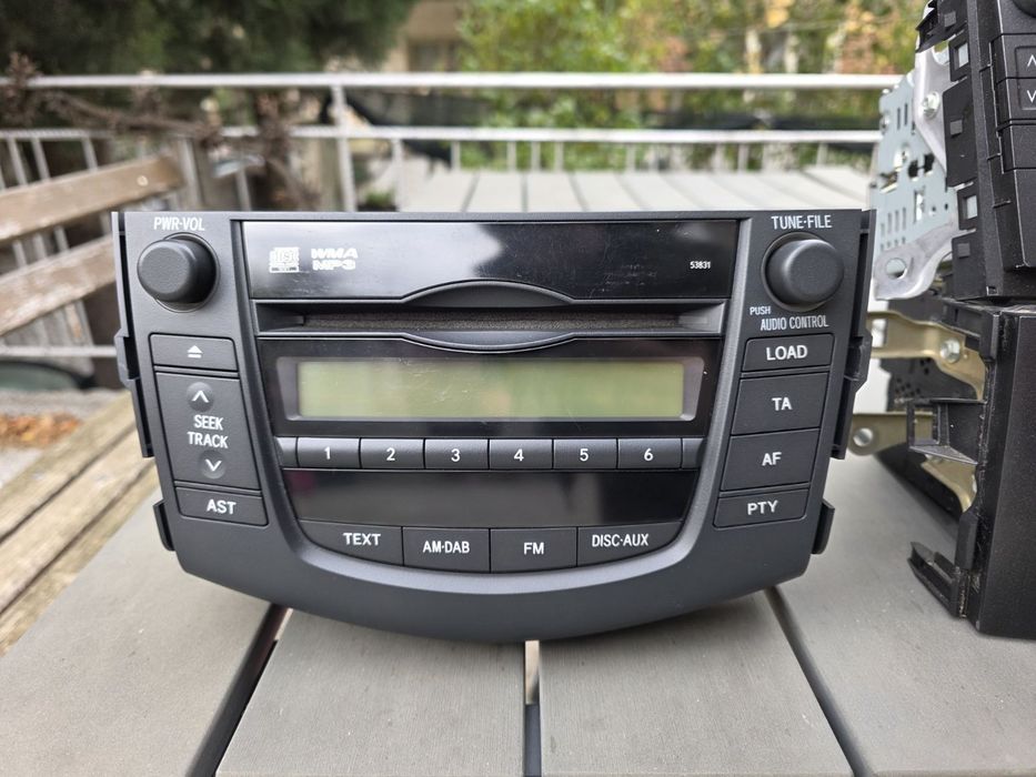 Оригинално Радио Cd Player Toyota Auris, Avensis, Verso и Rav 4