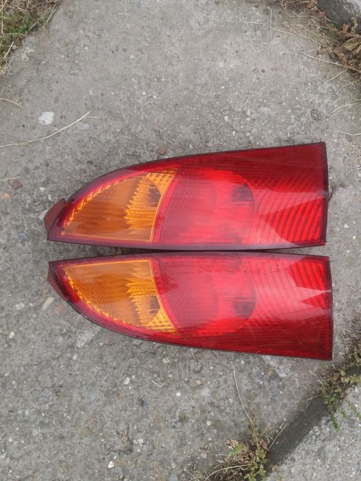 Ляв и десен стоп за форд фокус хечбек FORD FOCUS