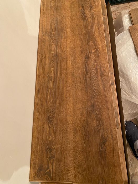 Vând parchet laminat