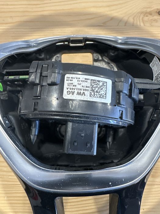 Волан със лентов кабел