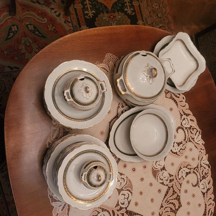 Servici de masă 12 persoane din porțelan