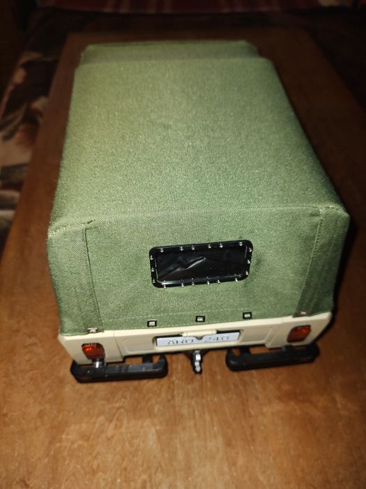 VIND MACHETĂ ARO 240 NOUĂ impecabilă preț 5000 ron