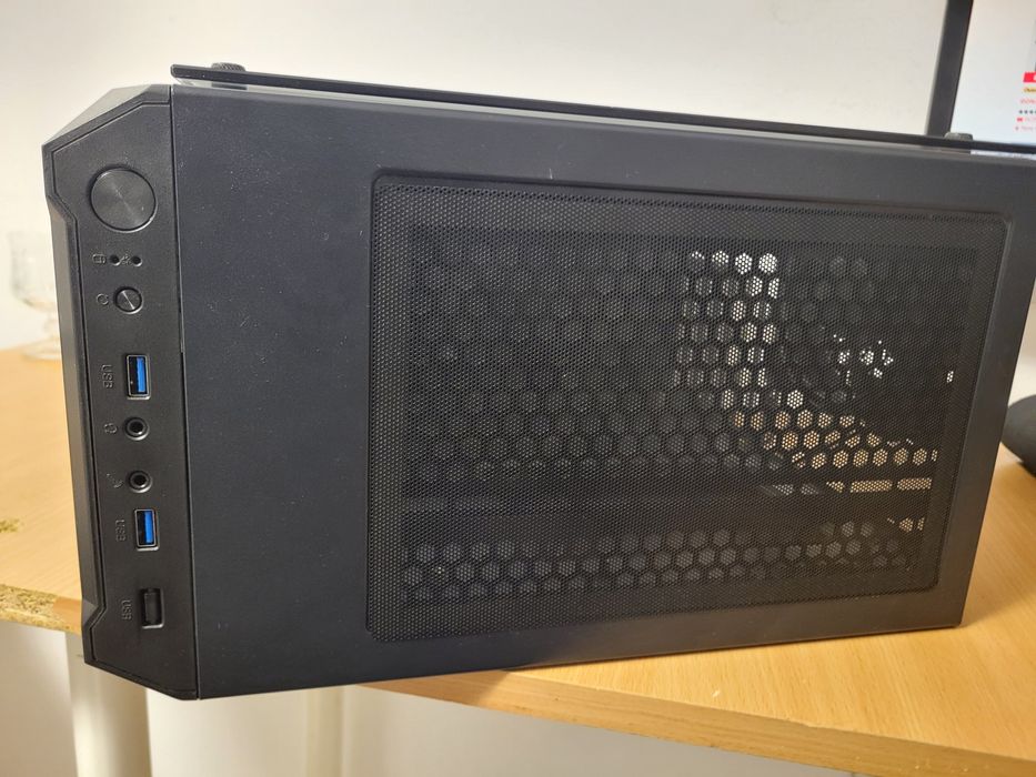 Carcasa Aerocool Zauron