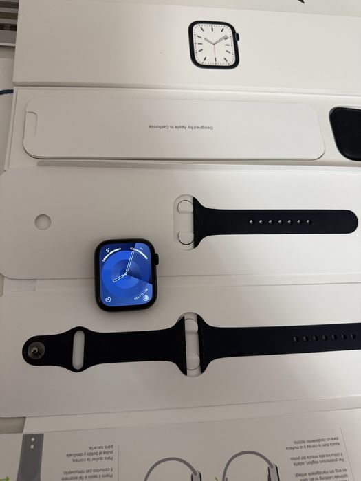 Apple Watch 7 45mm GPS  midnight aluminium + 5 bratari + folie