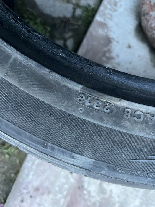 Продам шины 235/45/18