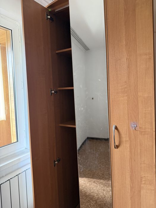 Продам срочно шкаф