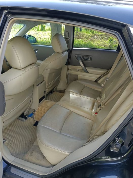 Продам машину !!