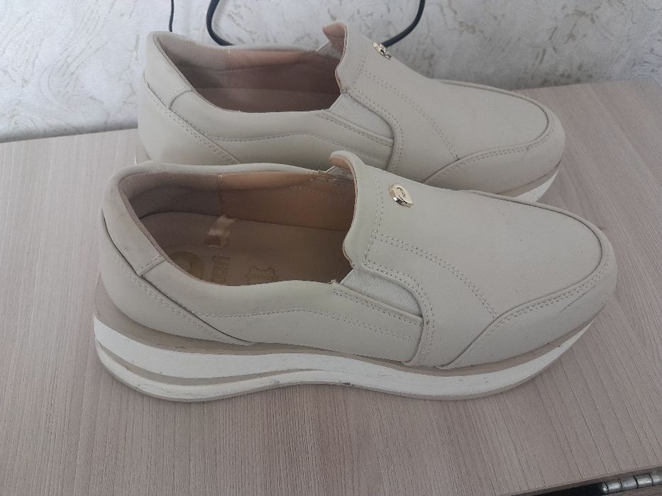 Обувь женская 37 размер