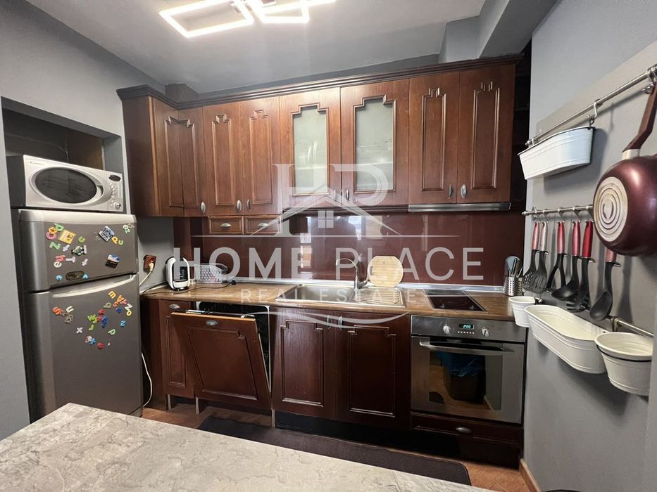 Дава се под наем Двустаен апартамент в Варна, Център - 79 кв.м за 498.27 € - Снимка #1