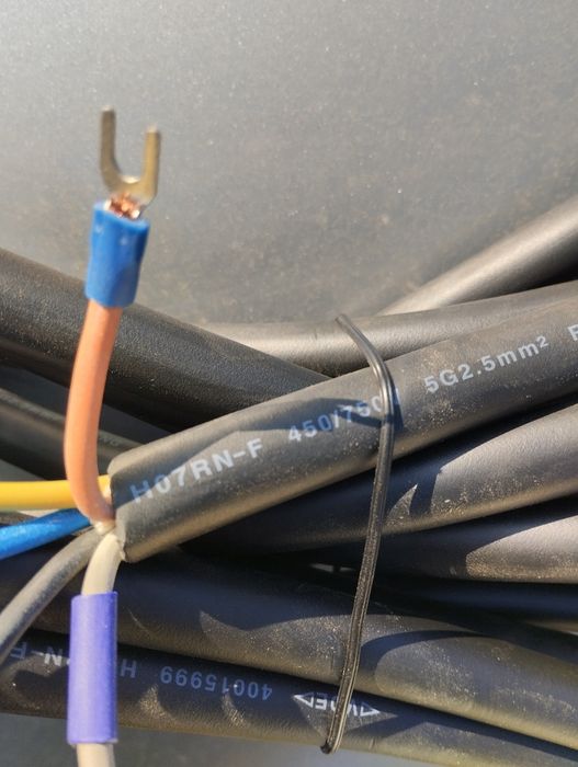 Кабель 5*2.5 продам