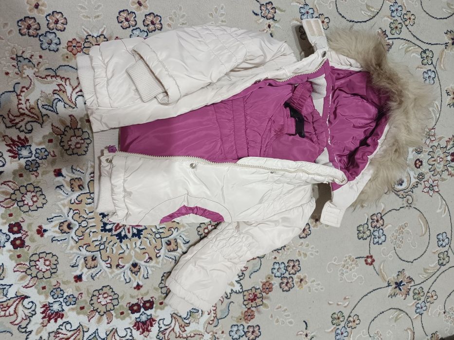 Зимняя Куртка  с комбезом  для девочки  3-4лет