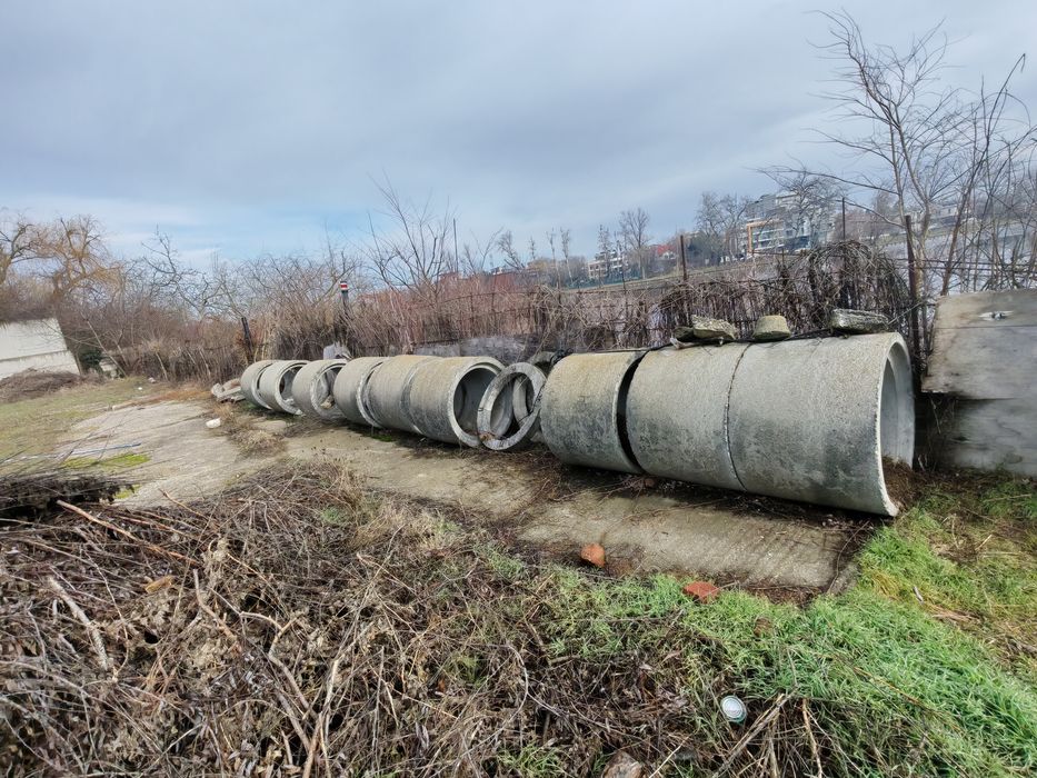 Vând tuburi din beton armat