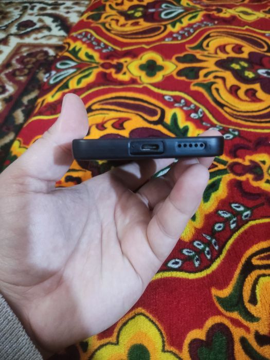 Poco x6 pro 5g holati yaxshi avaylap turilgan 12+12/512 GB .