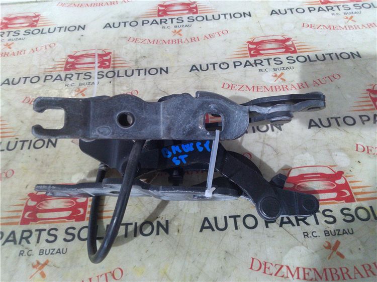 Balamale capota 2.0 d bmw seria 1 an fabr. 2006