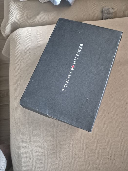 Нови бели сникърси  Tommy Hilfiger, размер 41