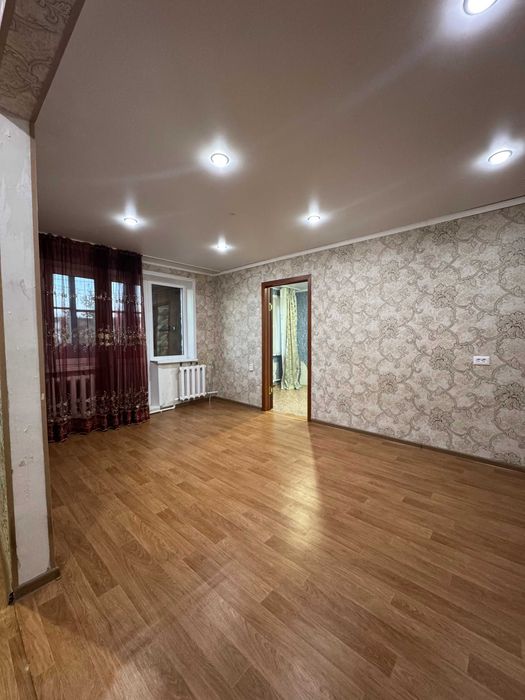 Продам 2-х ком. квартиру Царева 4