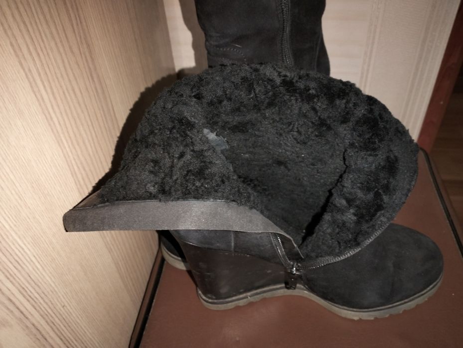 Продам женскую обувь.