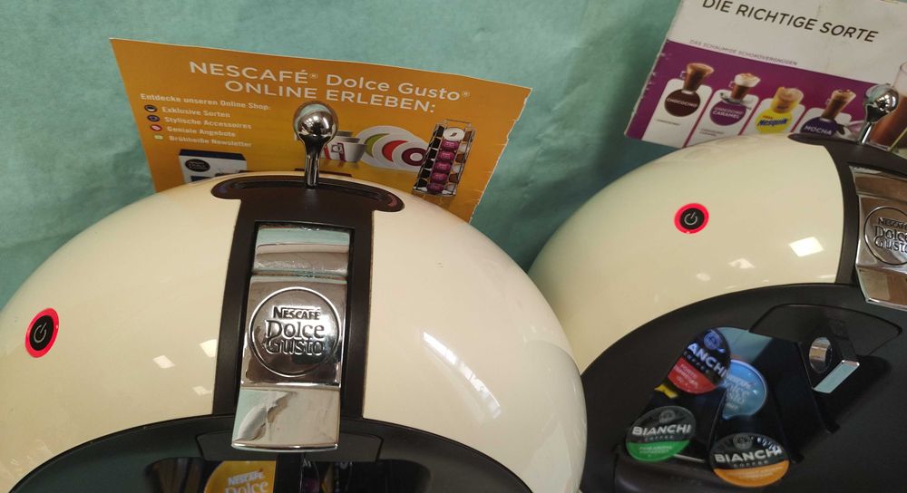 Кафемашина с гаранция 1 година NESCAFÉ® Dolce gusto Krups Circolo.B&W