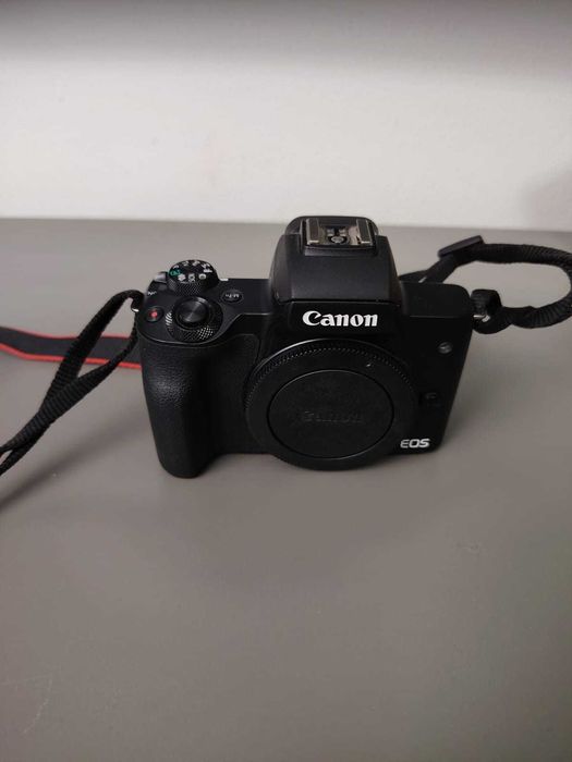Cameră mirorless 4k: Canon M50 Mark II + obiectiv 15-45mm IS + BONUS