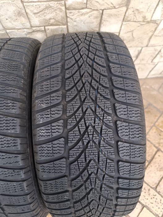 Зимни гуми Dunlop 255/40/18
