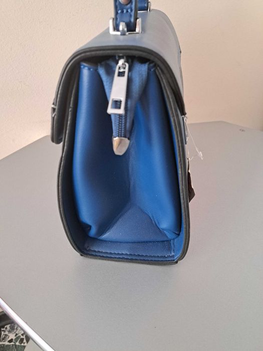 Елегантна и ефектна италианска дамска чанта