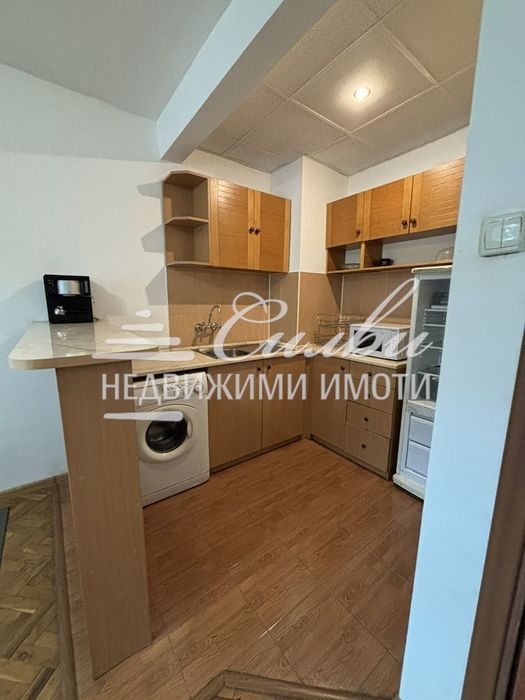 Дава се под наем Тристаен апартамент в Шумен, Център - 70 кв.м за 357 € - Снимка #3