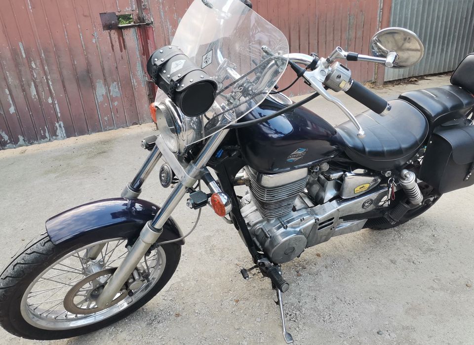 Motocicleta A2 Suzuki Savage 650