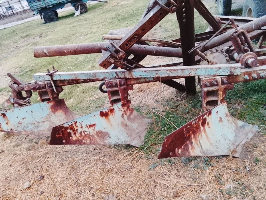 Кирполтара спец техники сотилади