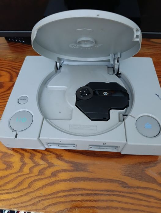 Продам Sony PlayStation 1