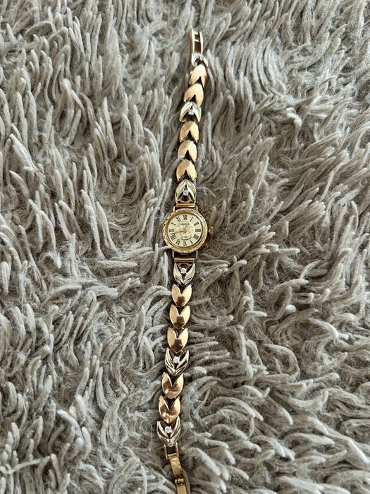 Продам золотые часы Чайка