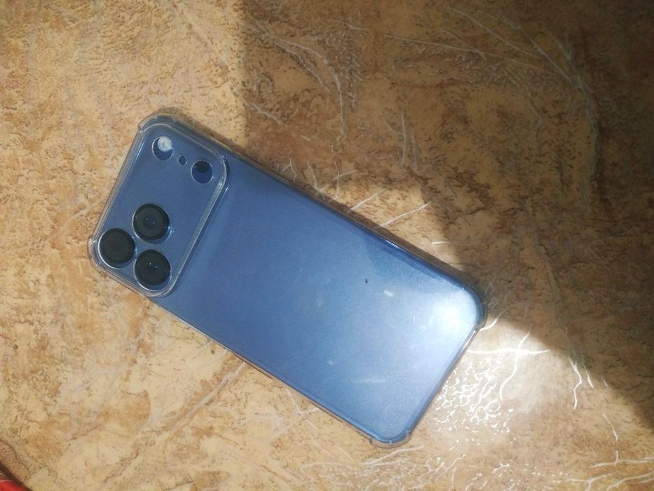 Айфон 17 Pro max fake Android 15
