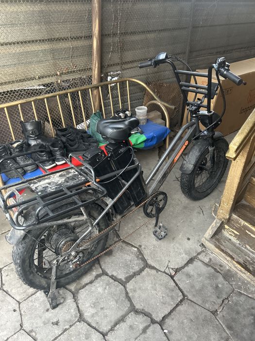 Басқа қалаға көшетин болгансоң сатып жатрмын