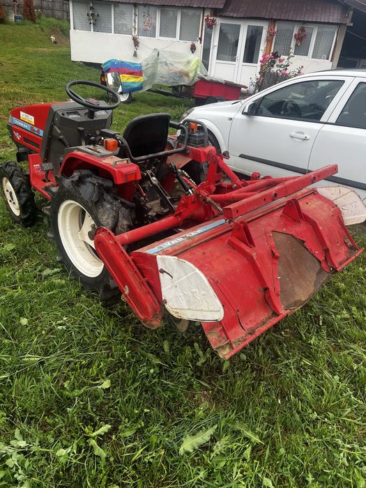 Tractoras yanmar ke-4