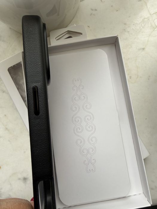 Чехол на айфон 16 pro max