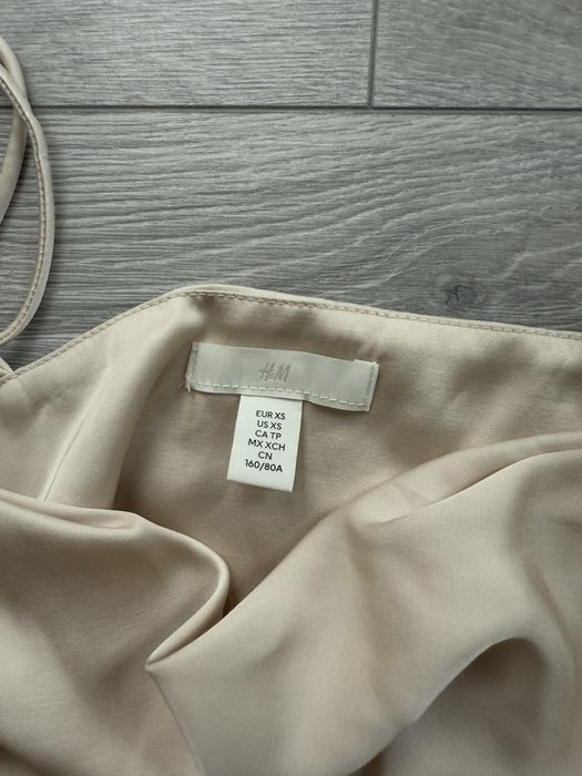 Къси топове/потници/ на Zara, Bershka, H&M