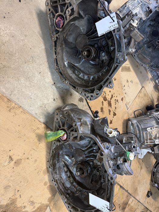 Скоростна кутия опел корса е адам 1.2/1.4 бензин 5 скорости opel corsa e adam 1,2/1,4 petrol B66 B3L