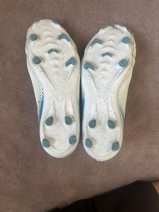 Детски футболни обувки