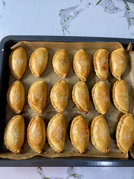 Пирожный,самса,бауырсак