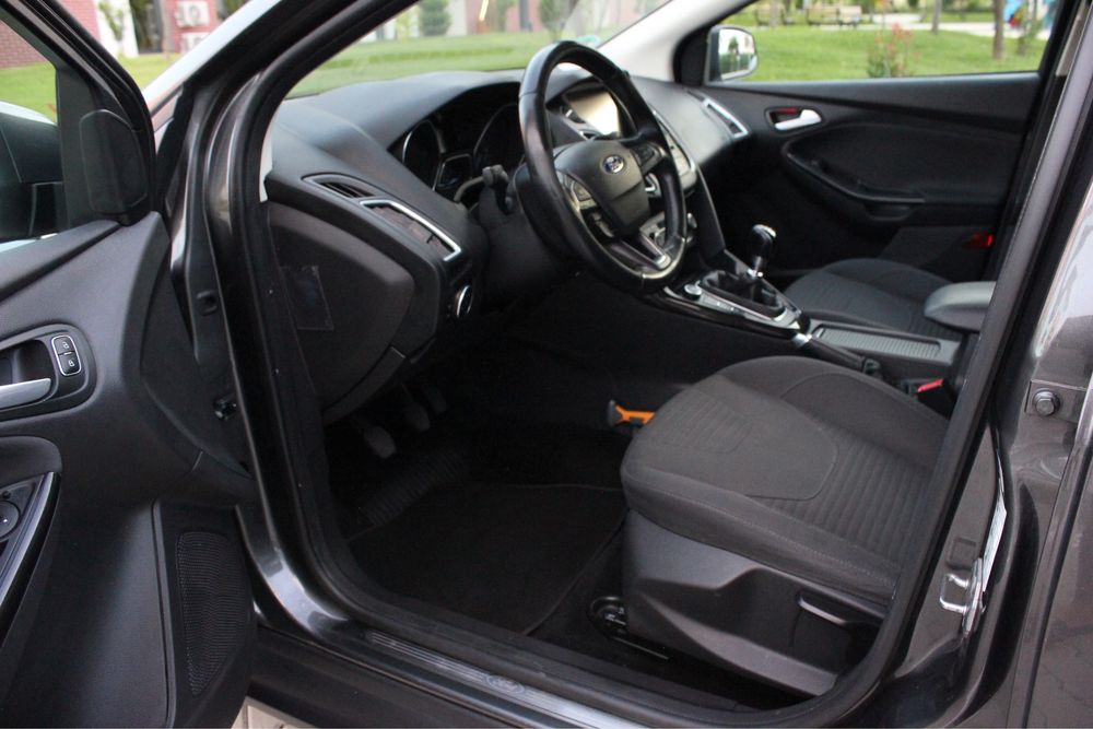 FORD Focus 2015 — imagine 5