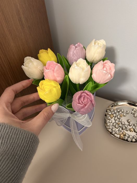 букет лалета соев восък