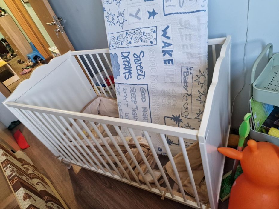 Продавам бебешка кошара