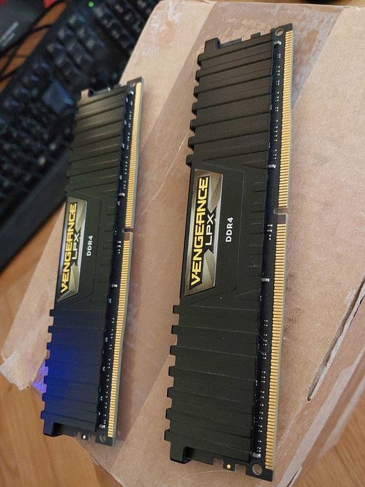32GB 3000Mhz CL15/CL16 -  DDR4 RAM памет