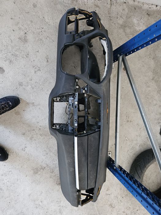 Арматурно табло за BMW x6 2011god