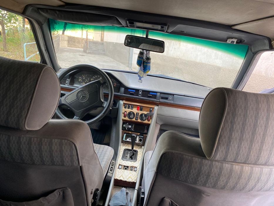 Мерседес-бенс 230