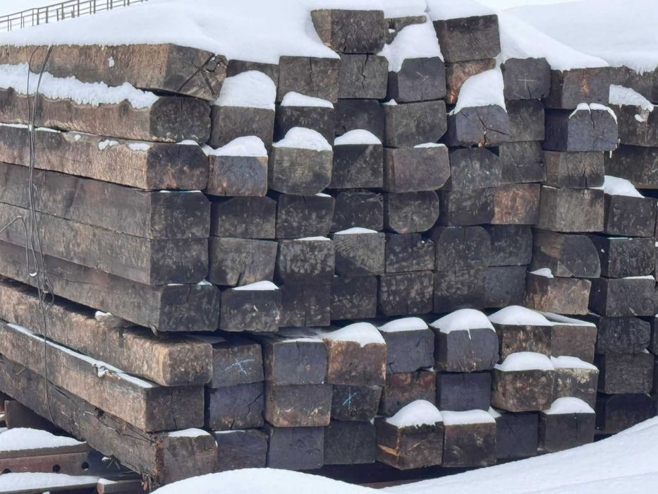 Шпала деревянная